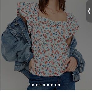 Old Navy Floral Flutter Sleeve Top